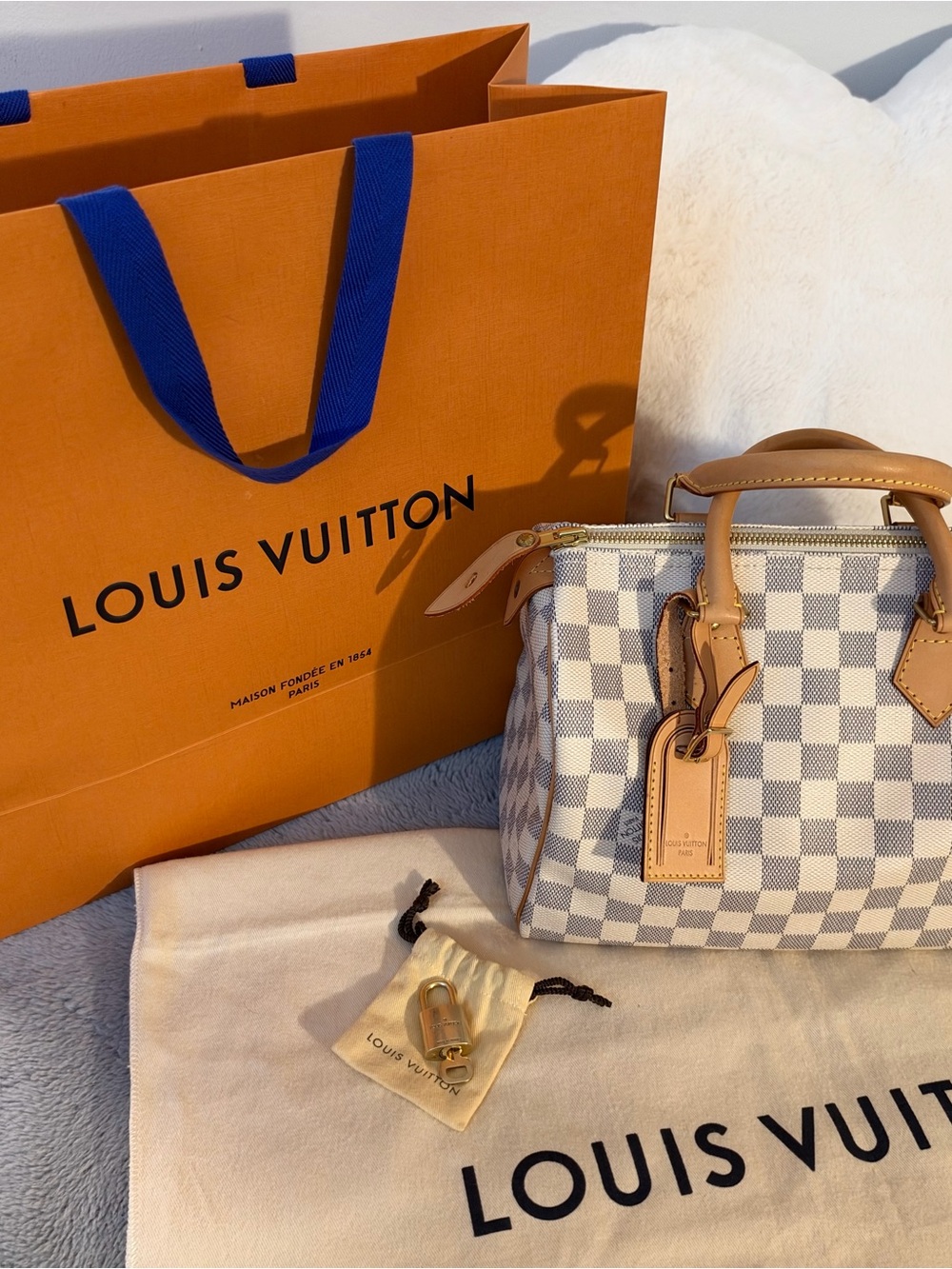 Louis Vuitton Damier Azur Speedy 25 in White/Beige